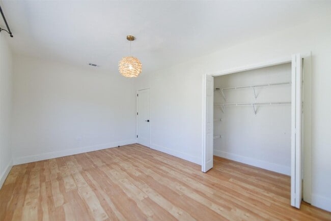 Building Photo - 810 81st St