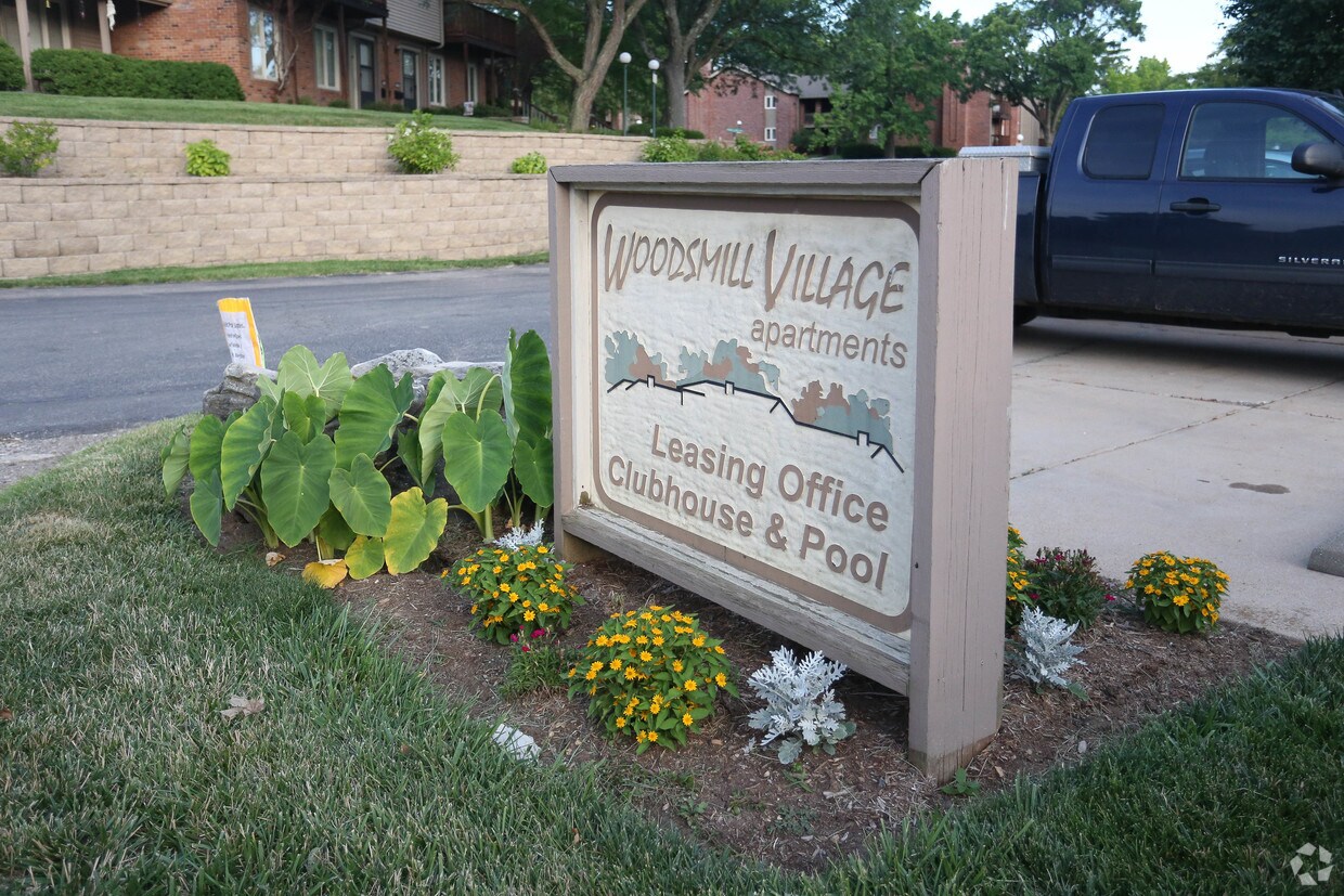 Woodsmill Village Apartment Homes Ballwin