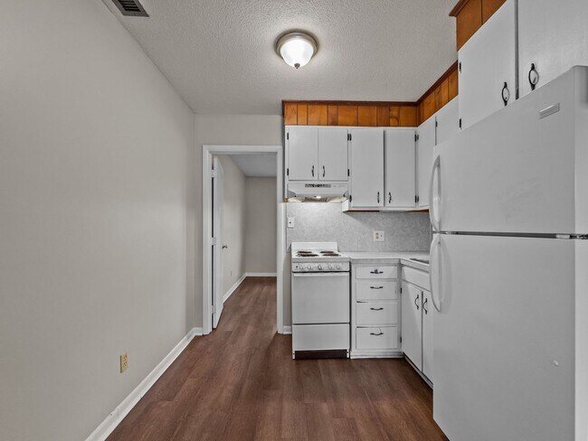 Building Photo - Welcome to Sophia Drive!