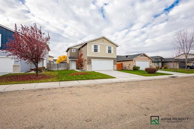 Building Photo - 3 Bed 2.5 Bath Home