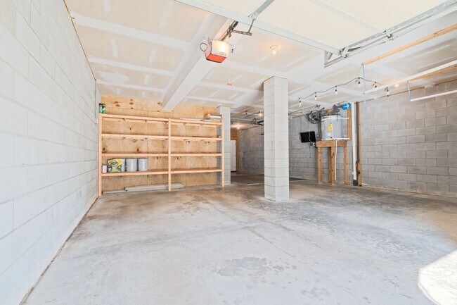 Building Photo - 116 Winding River Dr