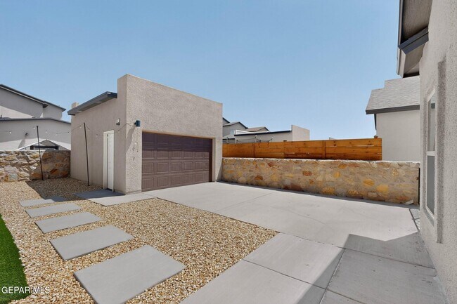 Building Photo - 14321 Chris Zingo Ln