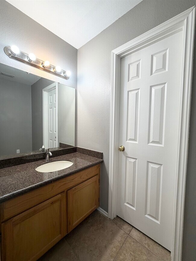 Building Photo - 11111 Revilla Dr