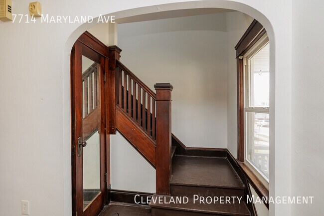 Building Photo - Beautiful Single Family Home!