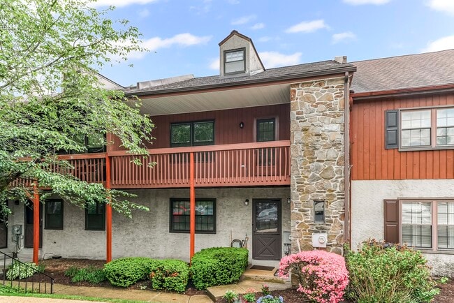 Primary Photo - 137 Weedon Ct