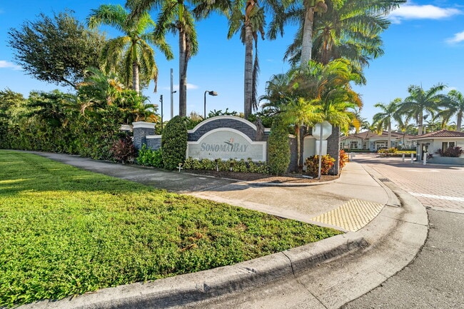 Building Photo - 1927 Alamanda Way