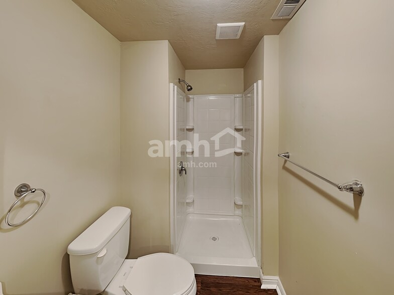 Building Photo - 308 S 1050 E