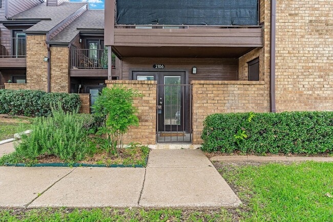 Building Photo - 1712 Baird Farm Cir