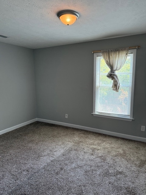 Building Photo - $1,000 off first month's rent if move in b...