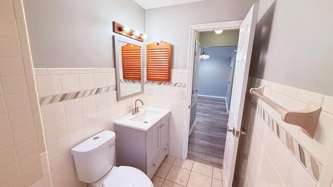 Building Photo - 7909 Richwood Dr
