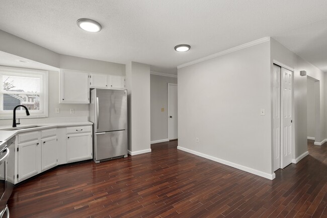 Building Photo - 2236 Sunleaf Ct