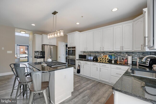 Building Photo - 17304 Summerwood Ln