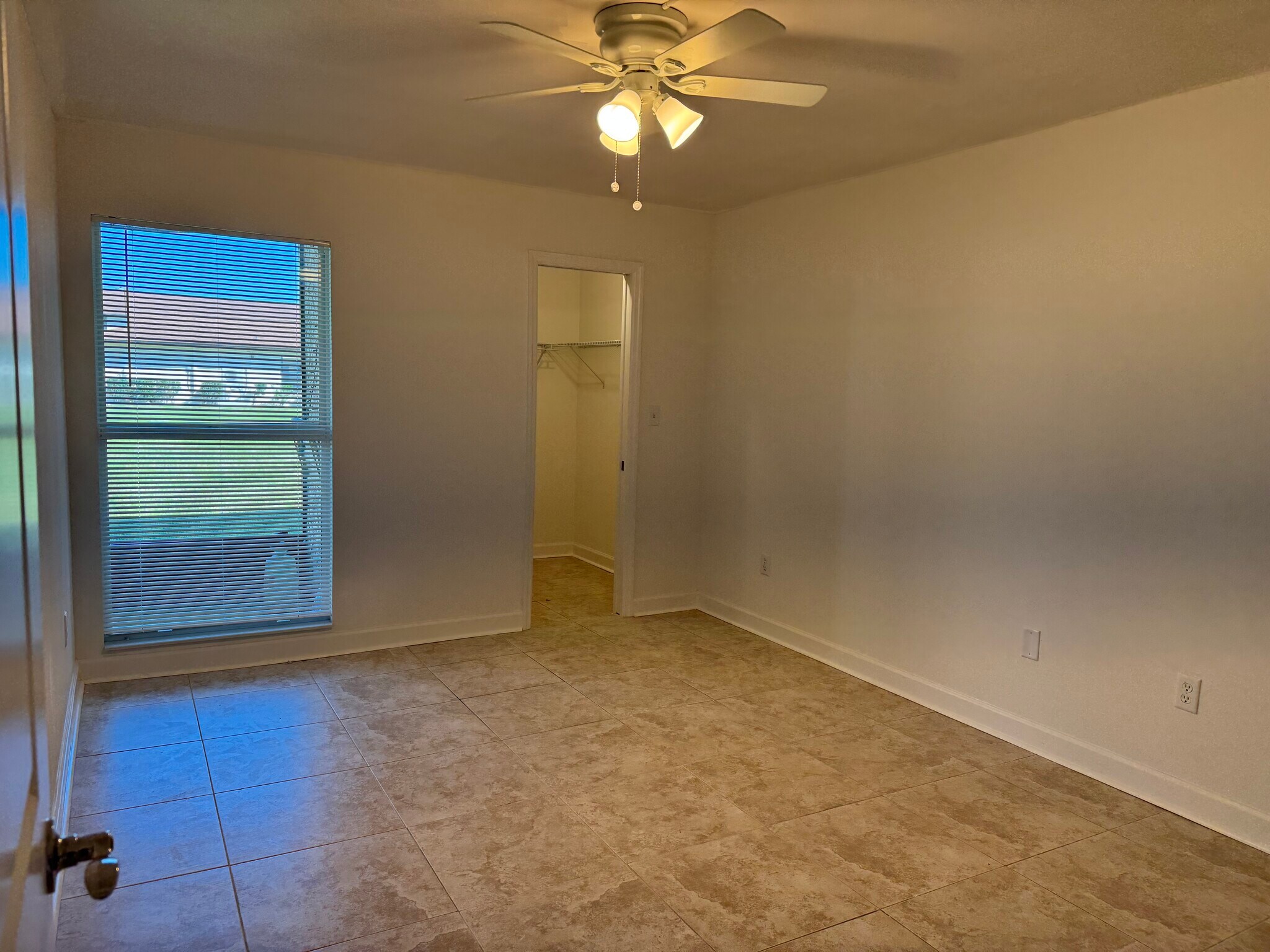 Building Photo - 5154 Turquoise Ln