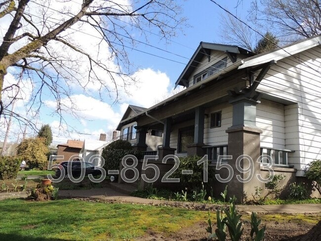 Building Photo - 122 SE 60th Ave