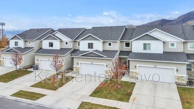 Building Photo - 1042 N 120 E St