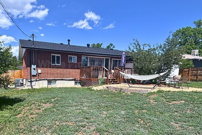 Building Photo - 2720 S Raleigh St