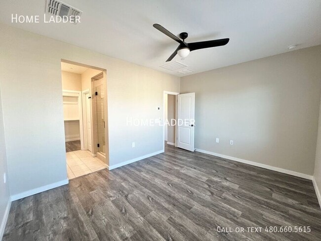 Building Photo - 779 E Doral Ave