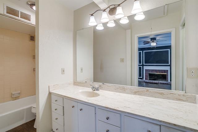 Building Photo - 1900 Sutter St