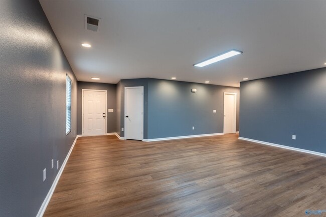 Building Photo - 2401 Bell Manor Dr SW