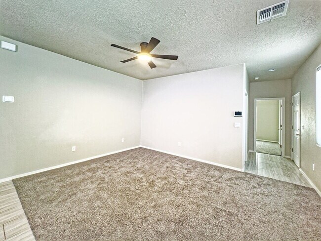 Building Photo - Single Family Home