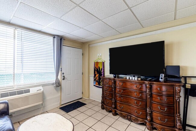 Building Photo - 14401 Front Beach Rd