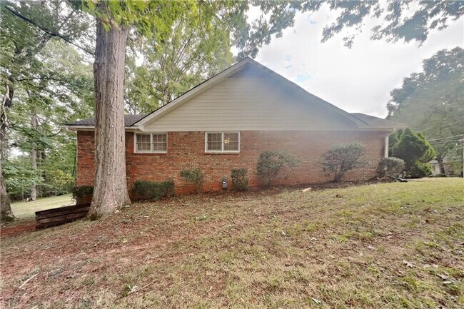 Building Photo - 1681 Jr Trail
