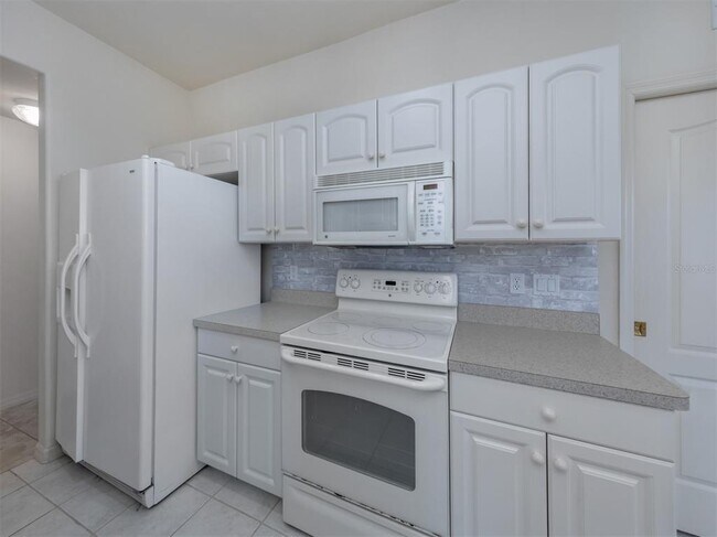 Building Photo - 4437 Corso Venetia Blvd