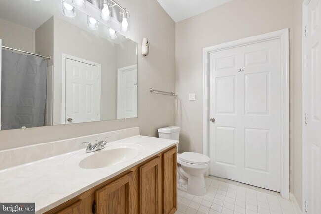 Building Photo - 6551 Grange Ln