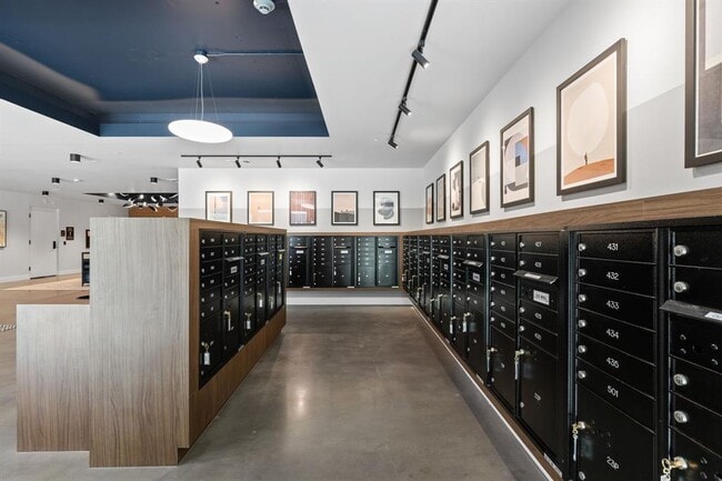 Building Photo - 4315 S Congress Ave