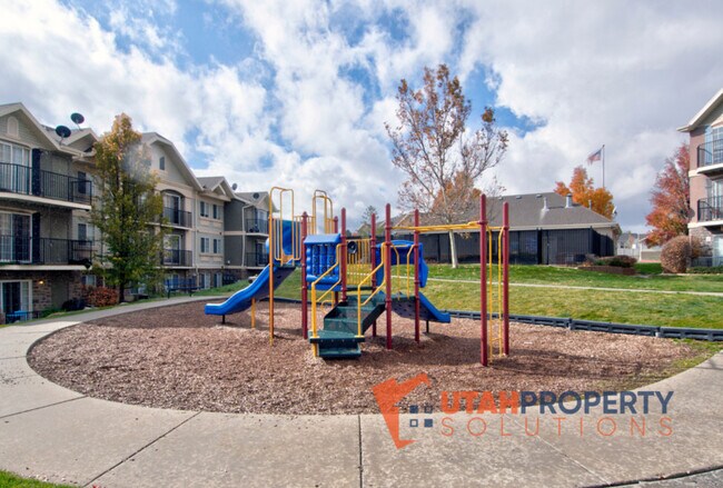Building Photo - 2101 N Aurora Way