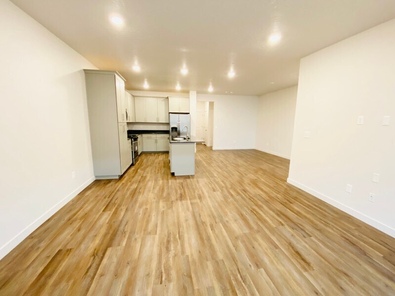 Building Photo - 7397 S Olivine River Ln