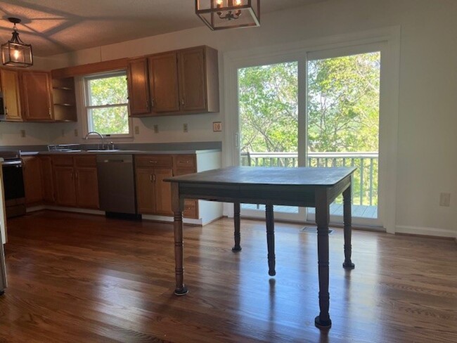 Building Photo - Single Family Home for Rent
