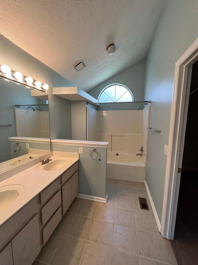 Building Photo - Charming 3 Bed/ 2 Bath home in South Nashv...