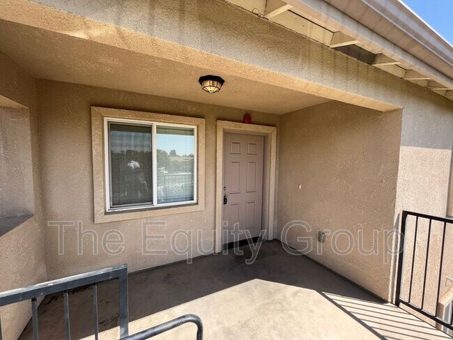 Building Photo - 2133 W Lark Ave