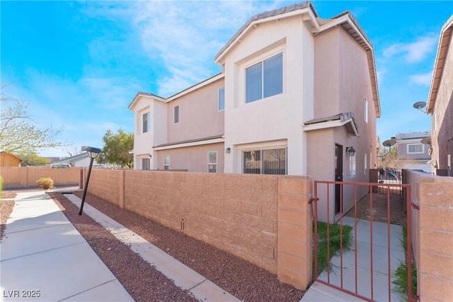 Building Photo - 3684 Hidden Beach Ct