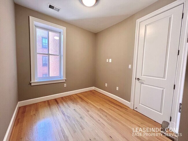 Building Photo - 444 M St NW