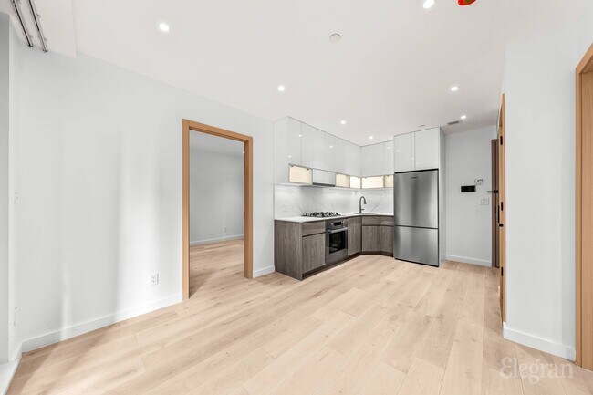 Building Photo - 42-62 Hunter St