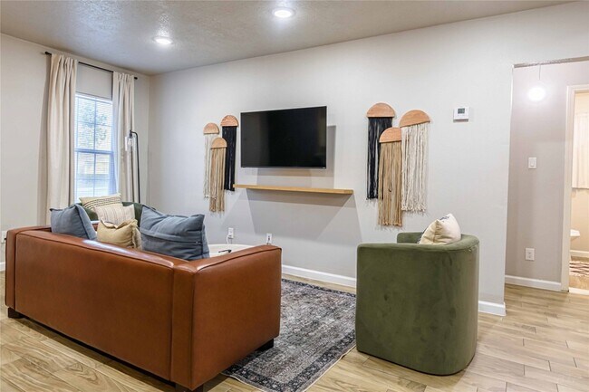 Building Photo - 3818 Blodgett St