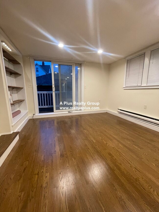 Building Photo - 842 South St