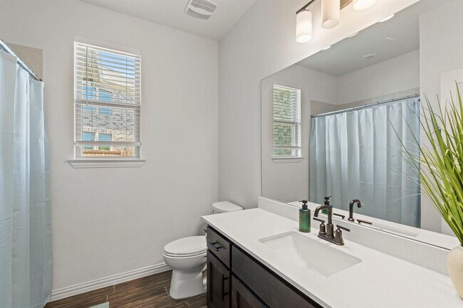 Building Photo - 705 Coyote Crk Wy