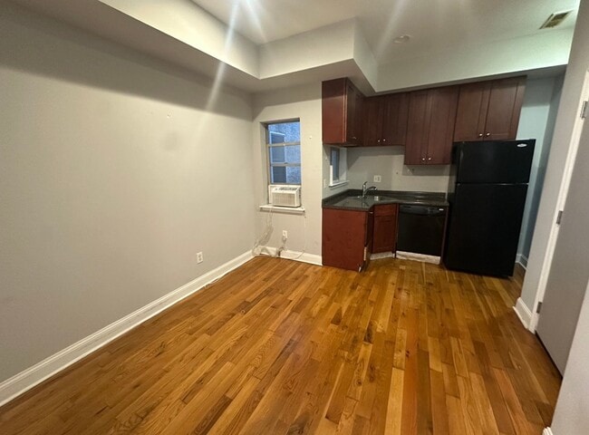 Building Photo - 1603 W Diamond St