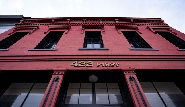 Building Photo - 422 1st St