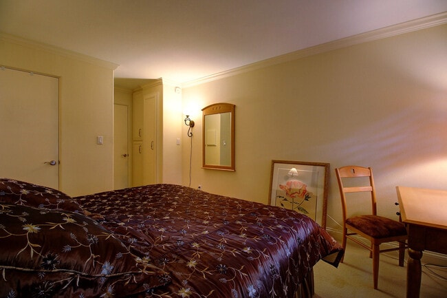 Building Photo - Stylish Dream Condo located across the street from East Beach! Santa Barbara:)