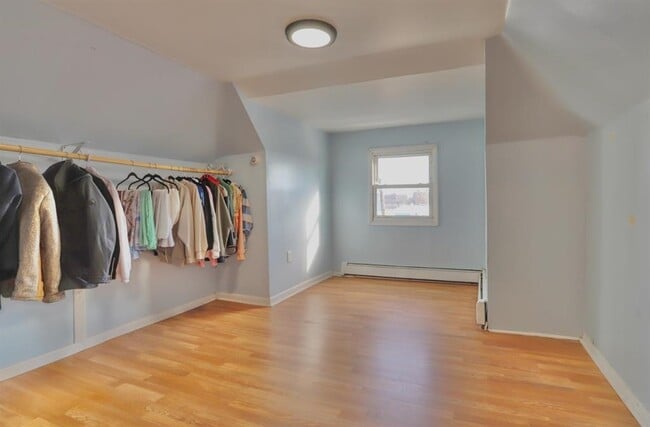 Building Photo - 5 Salter Pl