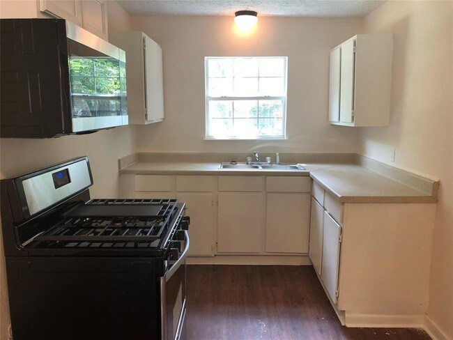 Building Photo - 1407 Loper St