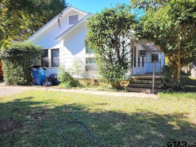 Primary Photo - 711 Wood St