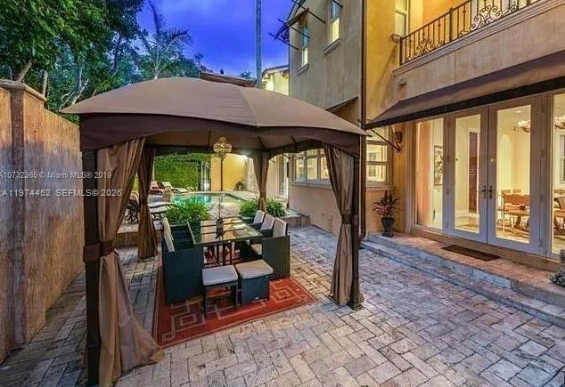 Building Photo - 3733 Solana Rd