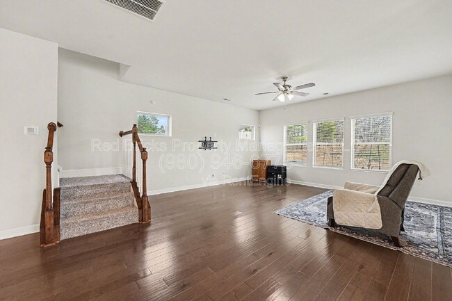 Building Photo - 11948 Red Leaf Dr