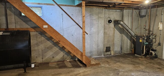 Building Photo - 36 Brimstone Corner Rd