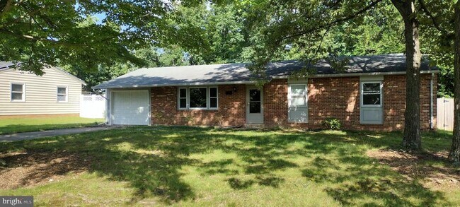 Building Photo - 936 Longfellow Ct